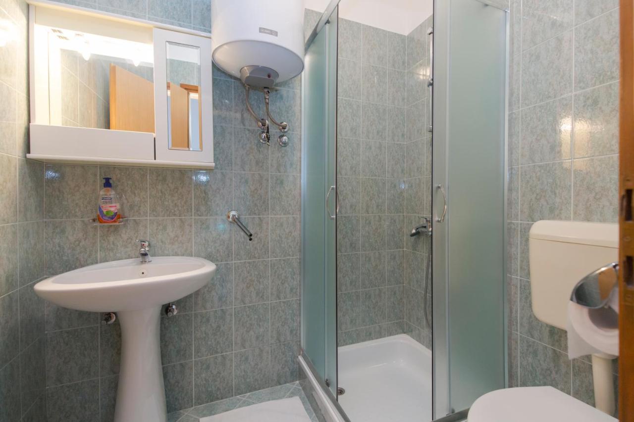 House Kontus Hotel Plomin Bagian luar foto