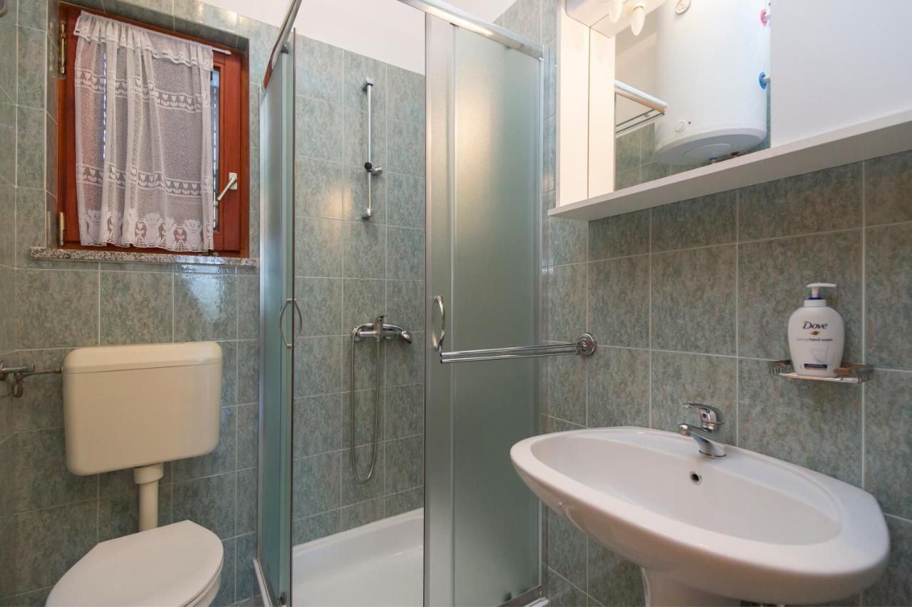 House Kontus Hotel Plomin Bagian luar foto