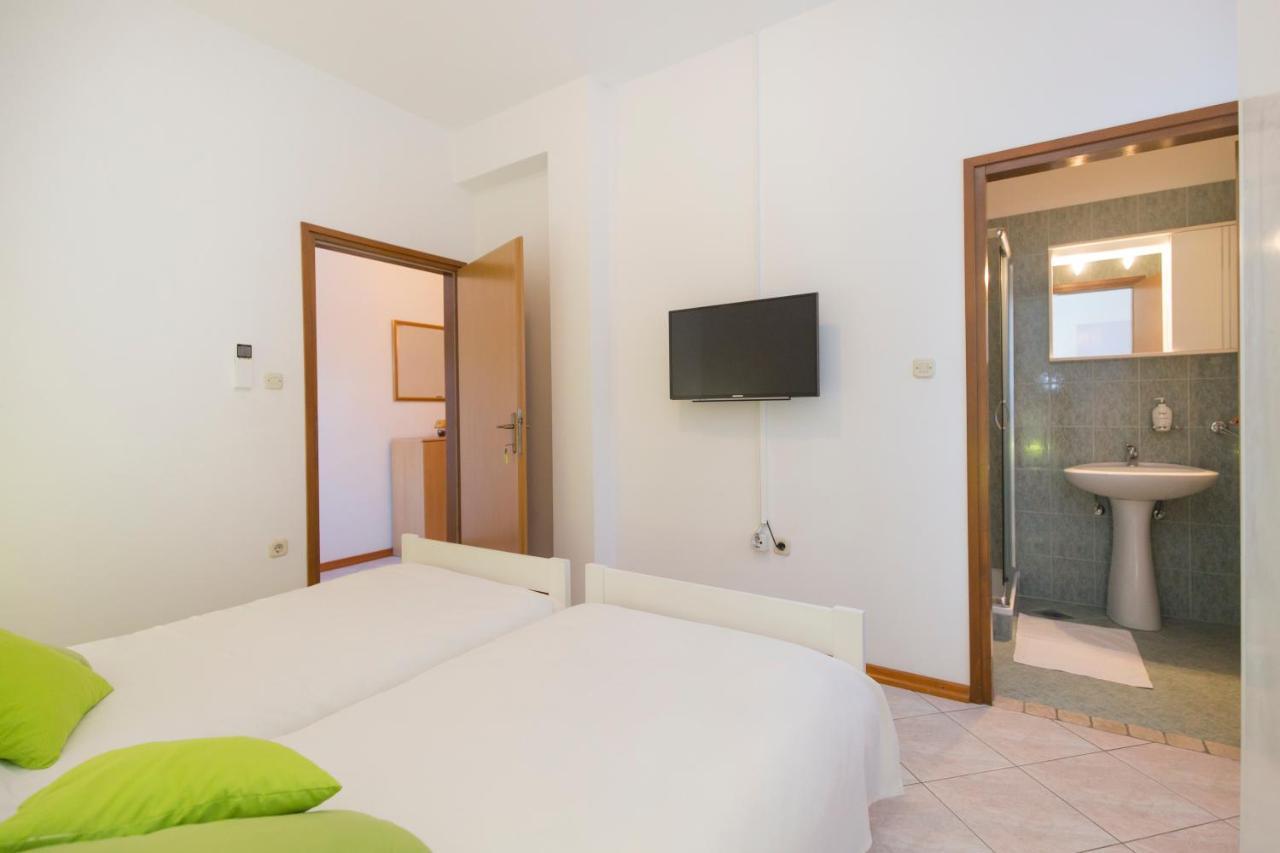 House Kontus Hotel Plomin Bagian luar foto